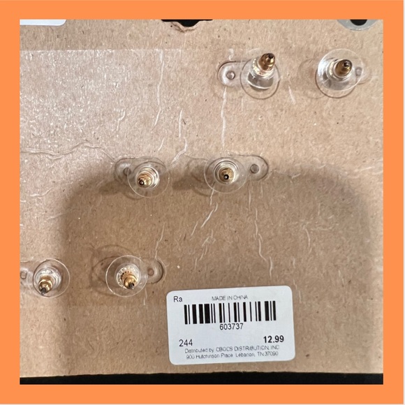 BRAND NEW! 3 pairs of stud earrings, green, burgundy & rust with gold trim. - Picture 6 of 7